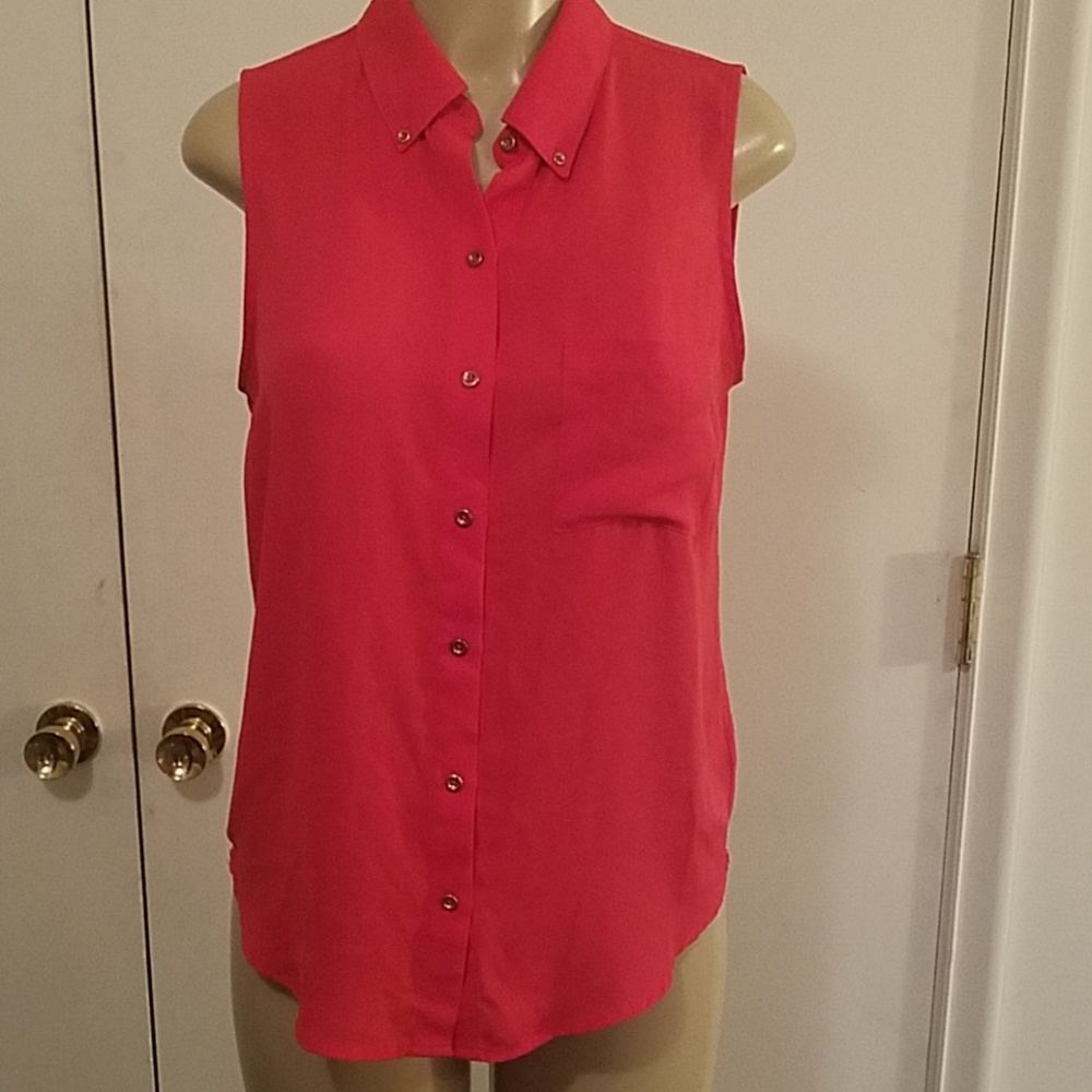 RED SLEEVELESS TOP - Picture 7 of 8